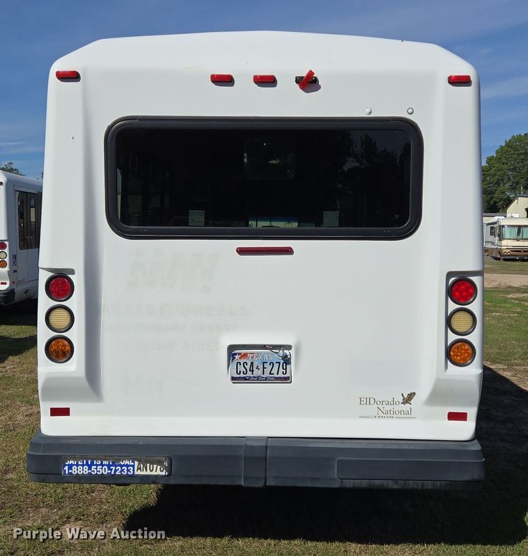 image for item DT5380 2011 Ford E350 shuttle bus