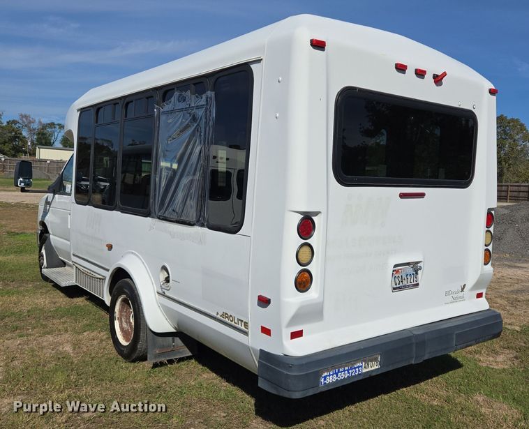 image for item DT5380 2011 Ford E350 shuttle bus