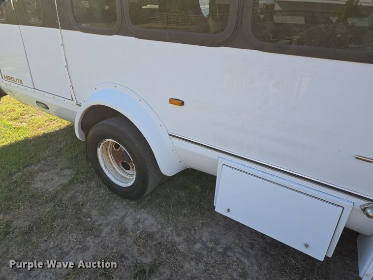 image for item DT5380 2011 Ford E350 shuttle bus