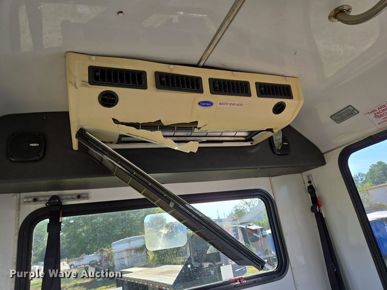 image for item DT5380 2011 Ford E350 shuttle bus