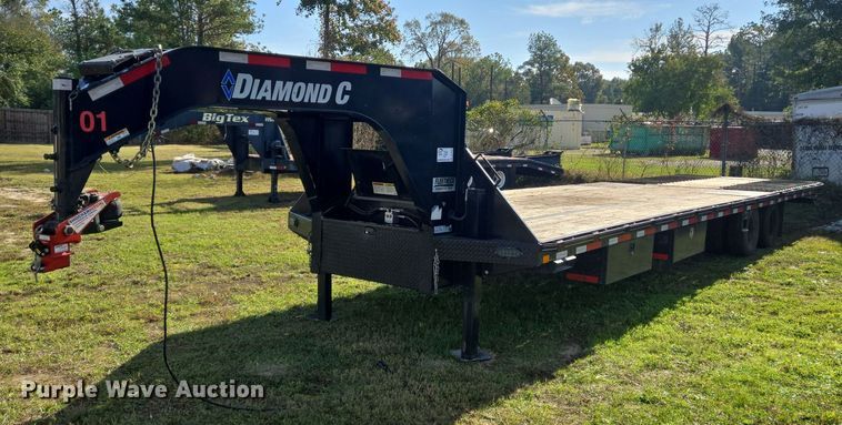 image for item DT5382 2021 Diamond C hydraulic tail equipment trailer