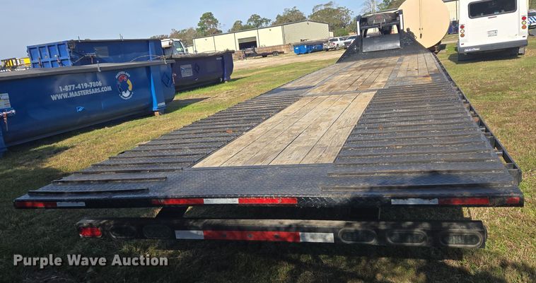 image for item DT5382 2021 Diamond C hydraulic tail equipment trailer