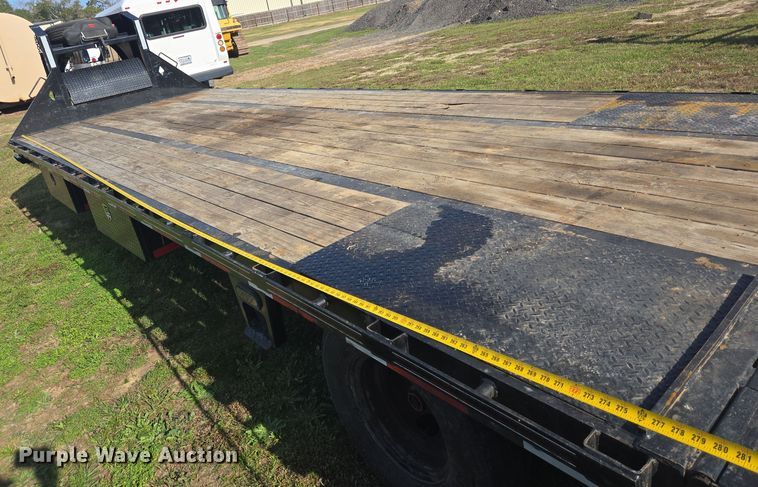 image for item DT5382 2021 Diamond C hydraulic tail equipment trailer