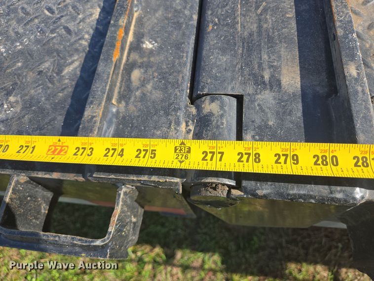 image for item DT5382 2021 Diamond C hydraulic tail equipment trailer