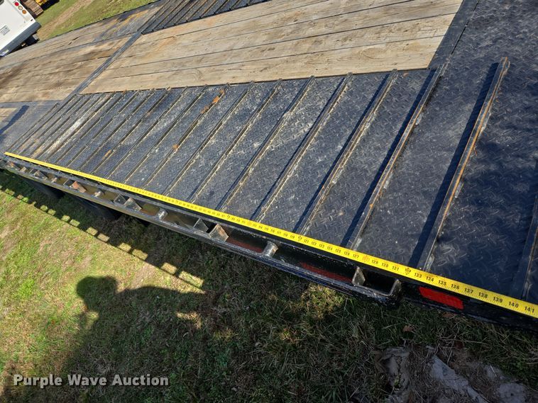 image for item DT5382 2021 Diamond C hydraulic tail equipment trailer