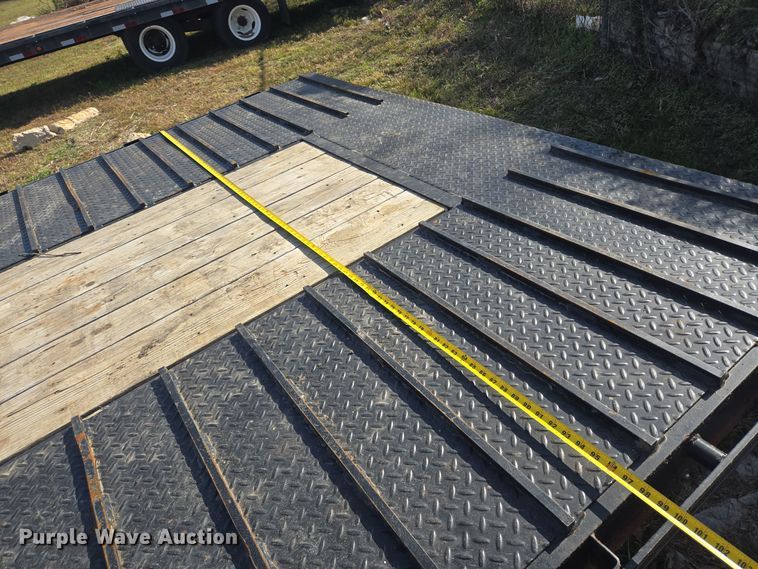 image for item DT5382 2021 Diamond C hydraulic tail equipment trailer