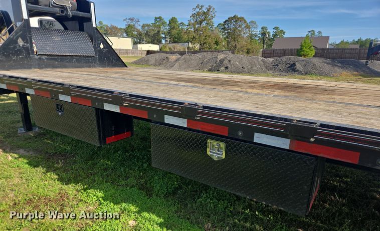 image for item DT5382 2021 Diamond C hydraulic tail equipment trailer