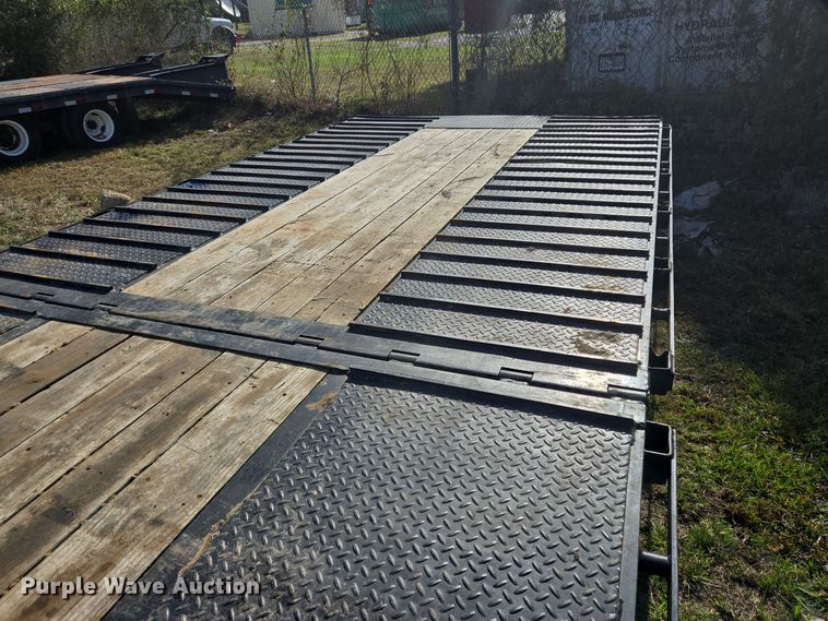 image for item DT5382 2021 Diamond C hydraulic tail equipment trailer