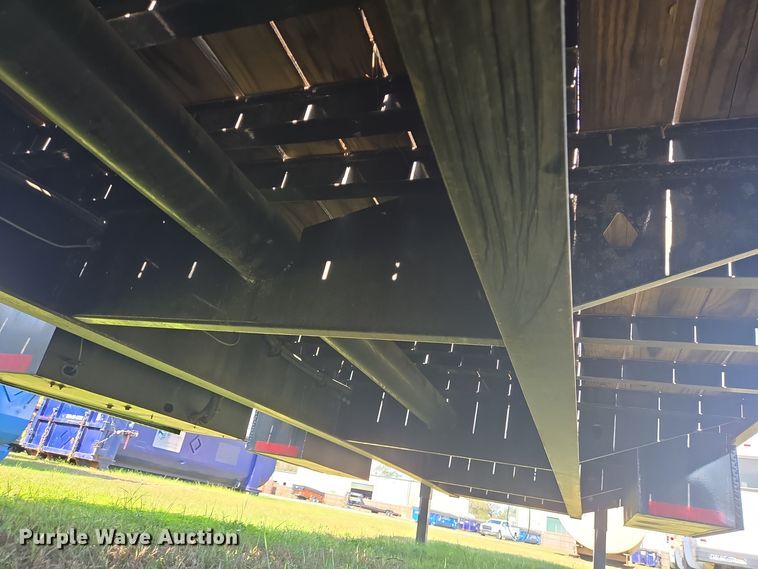 image for item DT5382 2021 Diamond C hydraulic tail equipment trailer