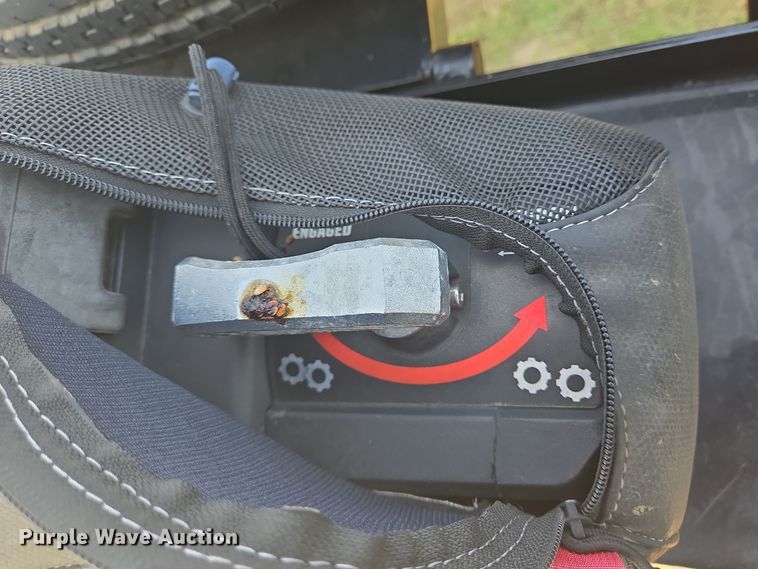 image for item DT5382 2021 Diamond C hydraulic tail equipment trailer