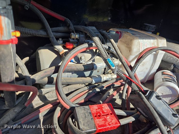 image for item DT5382 2021 Diamond C hydraulic tail equipment trailer