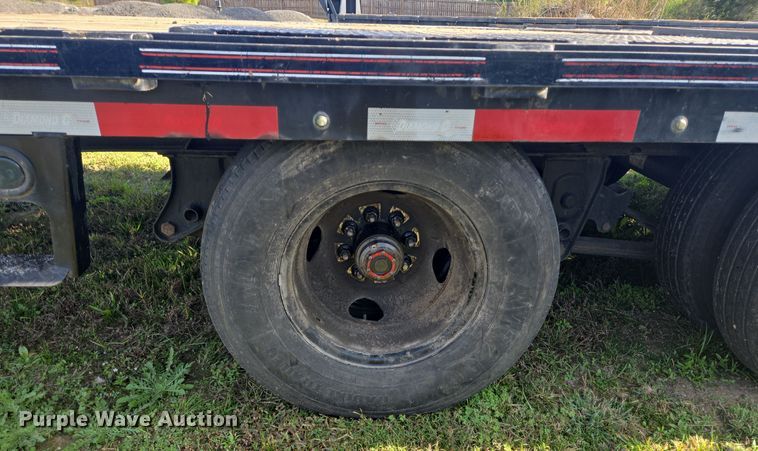 image for item DT5382 2021 Diamond C hydraulic tail equipment trailer