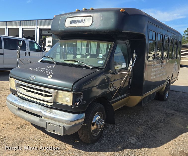 image for item DT5383 1998 Ford E450 shuttle bus