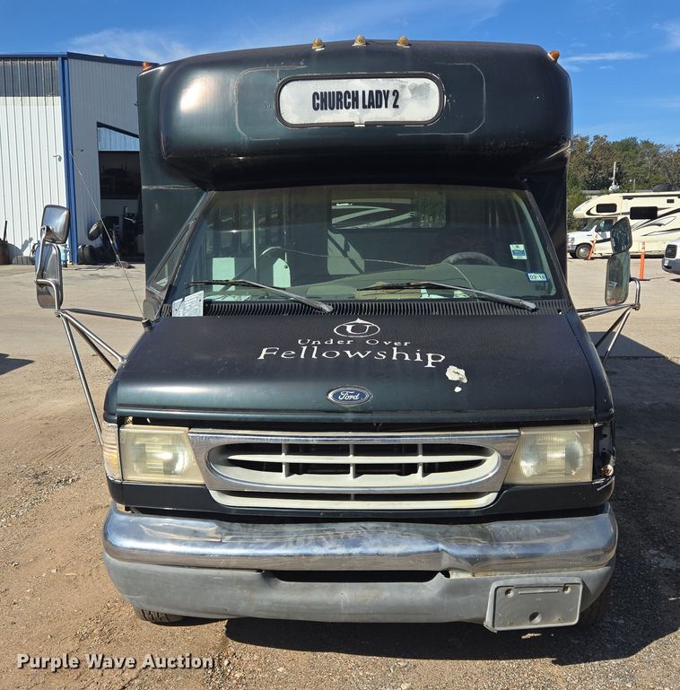 image for item DT5383 1998 Ford E450 shuttle bus