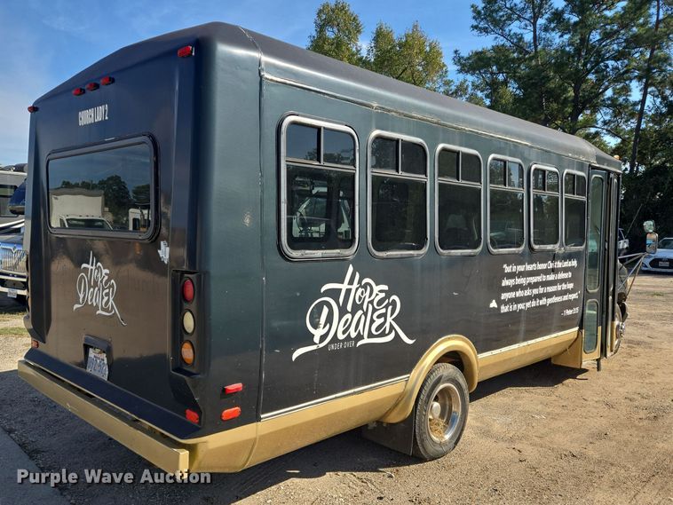 image for item DT5383 1998 Ford E450 shuttle bus