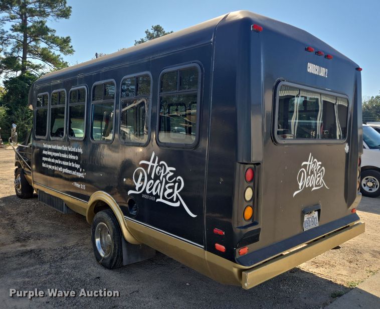 image for item DT5383 1998 Ford E450 shuttle bus