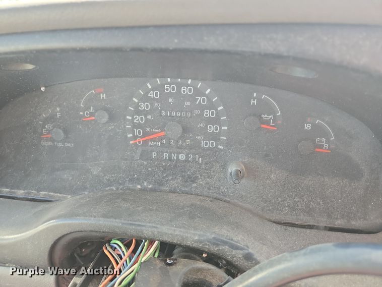 image for item DT5383 1998 Ford E450 shuttle bus