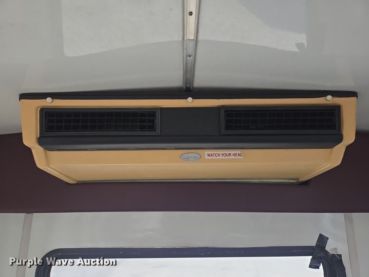 image for item DT5383 1998 Ford E450 shuttle bus