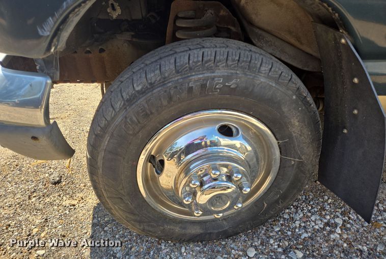 image for item DT5383 1998 Ford E450 shuttle bus