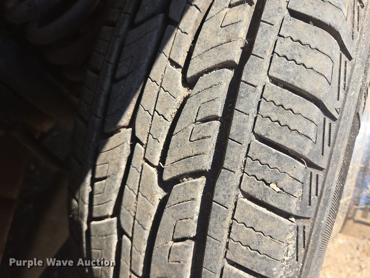 image for item DT5383 1998 Ford E450 shuttle bus