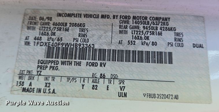 image for item DT5383 1998 Ford E450 shuttle bus