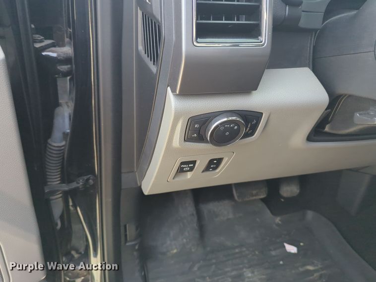 image for item DT6503 2020 Ford F150 SuperCrew pickup truck