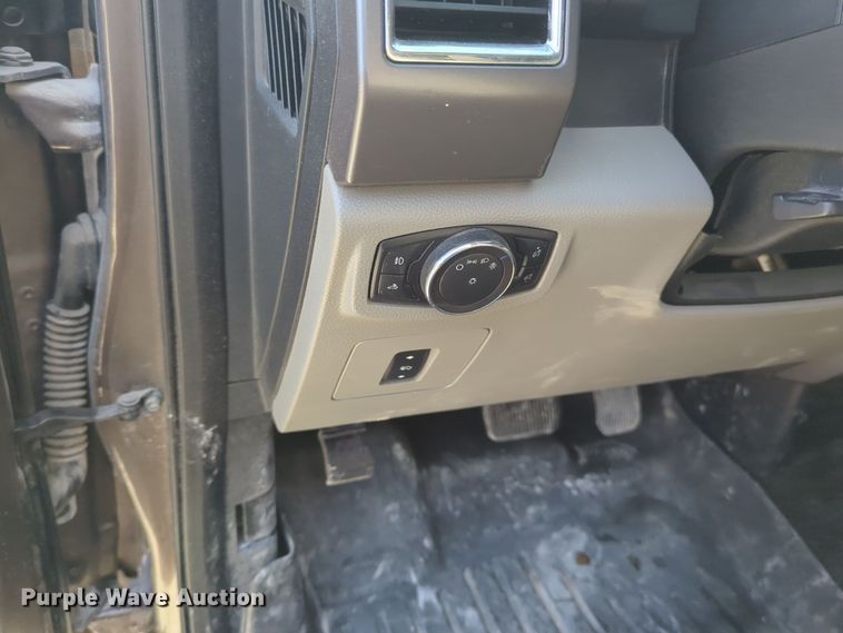 image for item DT6512 2015 Ford F150 SuperCrew pickup truck