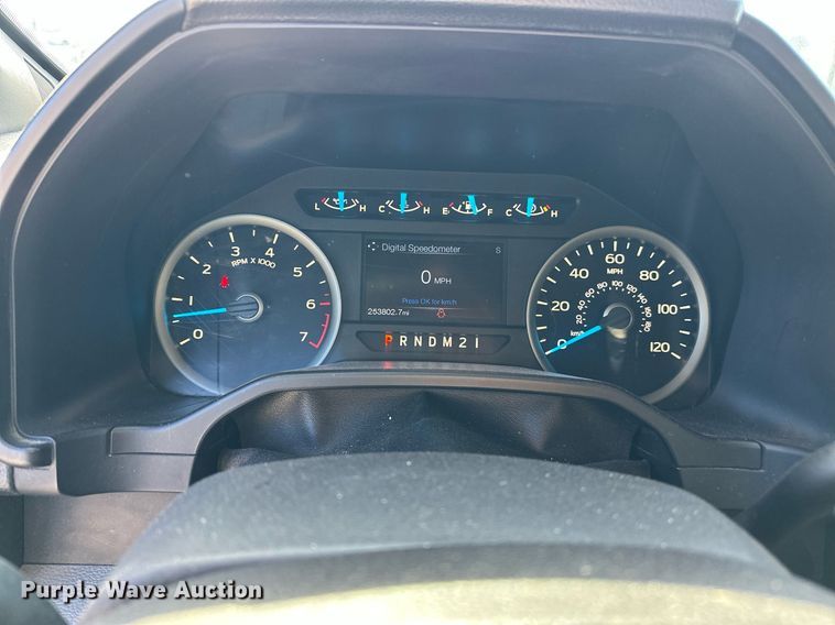 image for item DT6522 2016 Ford F150 SuperCrew pickup truck