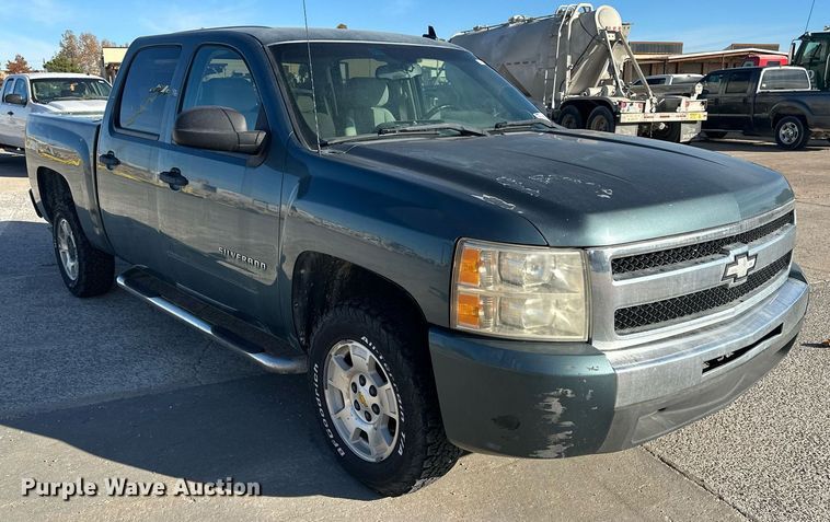 image for item DT6534 2010 Chevrolet Silverado 1500 Crew Cab pickup truck