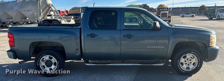image for item DT6534 2010 Chevrolet Silverado 1500 Crew Cab pickup truck