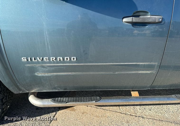 image for item DT6534 2010 Chevrolet Silverado 1500 Crew Cab pickup truck