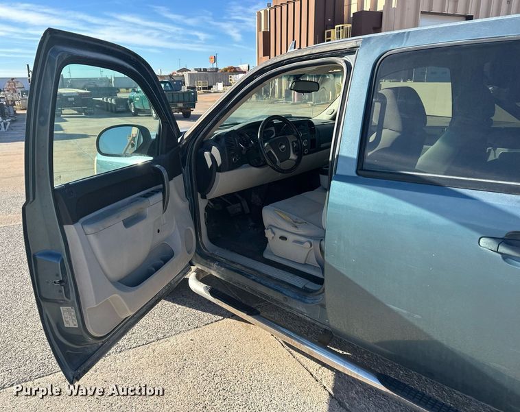 image for item DT6534 2010 Chevrolet Silverado 1500 Crew Cab pickup truck