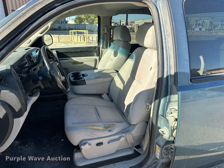 image for item DT6534 2010 Chevrolet Silverado 1500 Crew Cab pickup truck