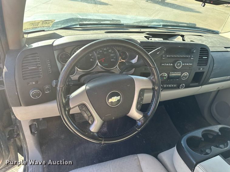 image for item DT6534 2010 Chevrolet Silverado 1500 Crew Cab pickup truck