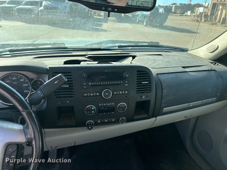 image for item DT6534 2010 Chevrolet Silverado 1500 Crew Cab pickup truck