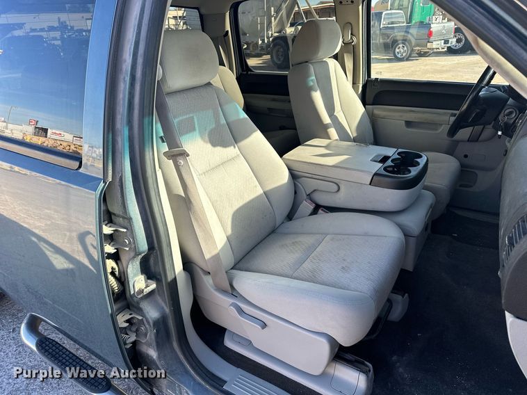 image for item DT6534 2010 Chevrolet Silverado 1500 Crew Cab pickup truck