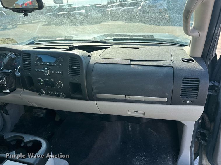 image for item DT6534 2010 Chevrolet Silverado 1500 Crew Cab pickup truck