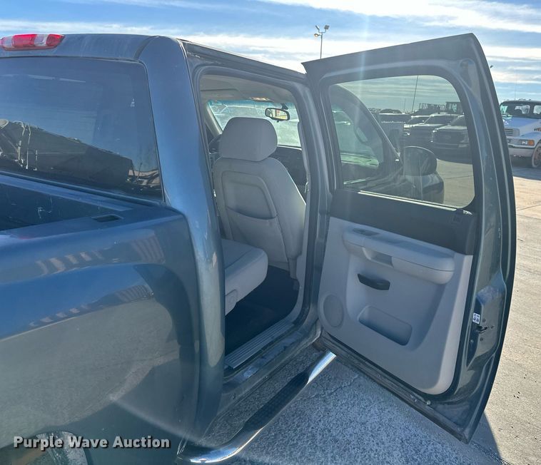 image for item DT6534 2010 Chevrolet Silverado 1500 Crew Cab pickup truck