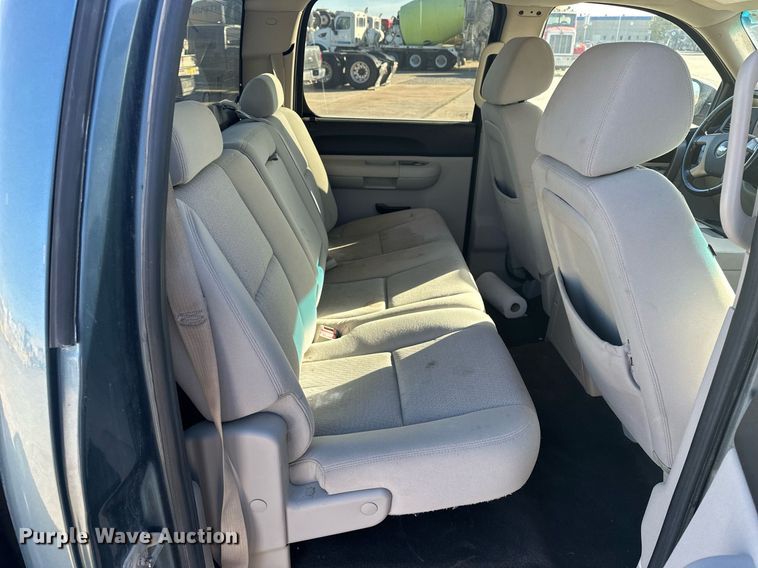 image for item DT6534 2010 Chevrolet Silverado 1500 Crew Cab pickup truck