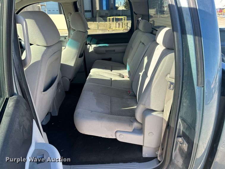 image for item DT6534 2010 Chevrolet Silverado 1500 Crew Cab pickup truck