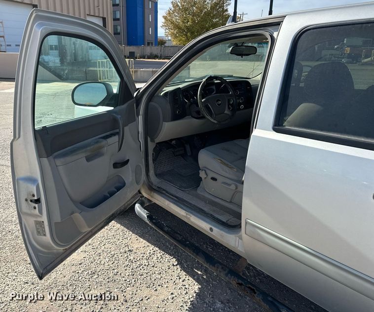 image for item DT6548 2012 Chevrolet Silverado 1500 Crew Cab pickup truck