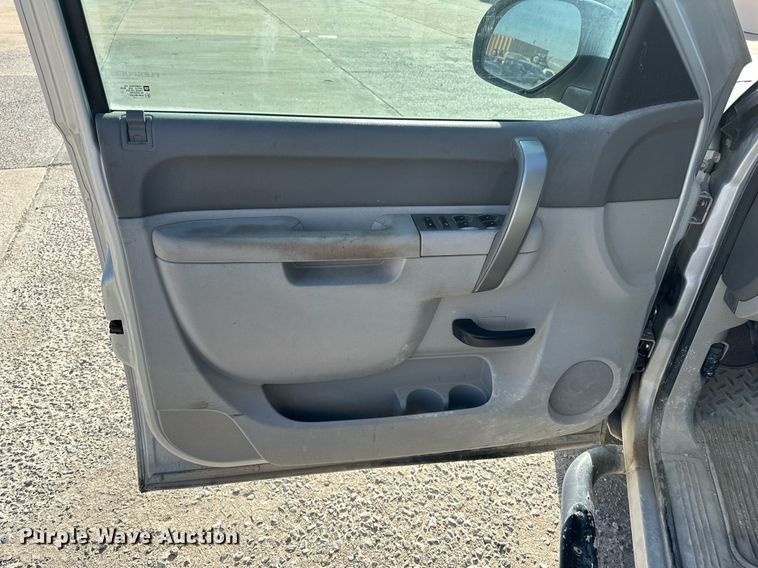 image for item DT6548 2012 Chevrolet Silverado 1500 Crew Cab pickup truck