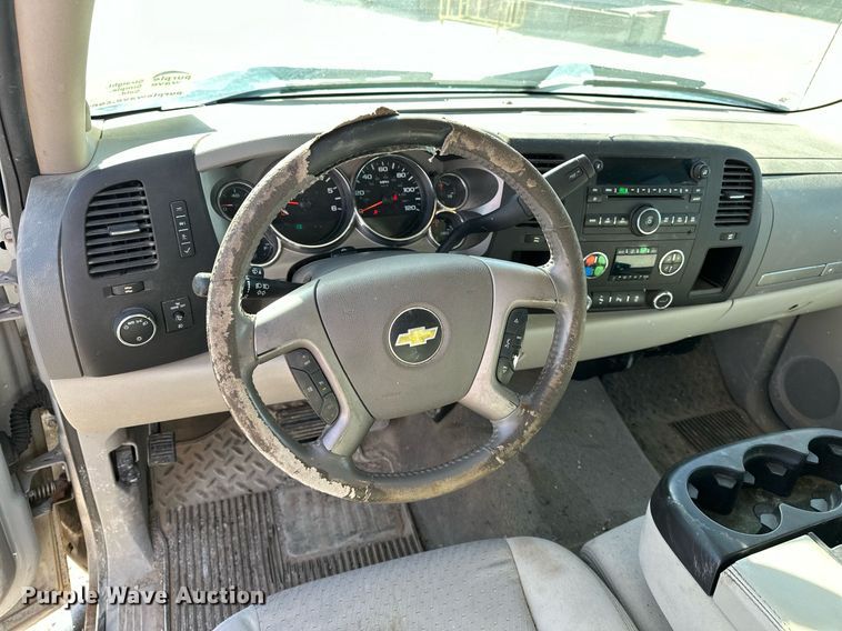 image for item DT6548 2012 Chevrolet Silverado 1500 Crew Cab pickup truck