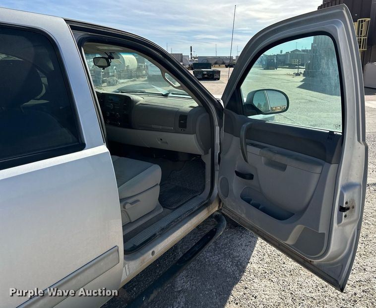 image for item DT6548 2012 Chevrolet Silverado 1500 Crew Cab pickup truck