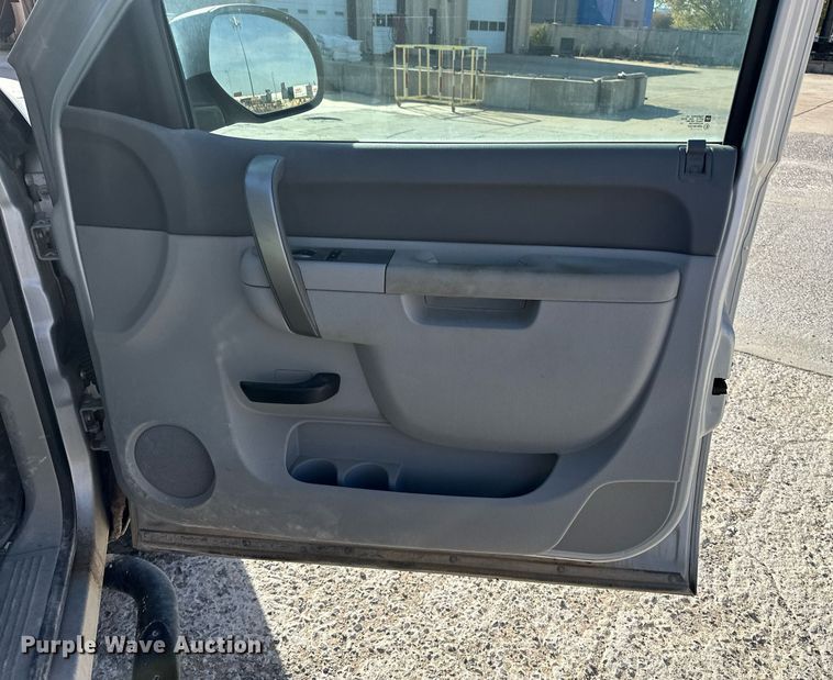 image for item DT6548 2012 Chevrolet Silverado 1500 Crew Cab pickup truck