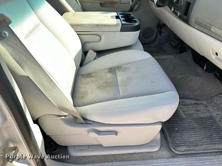 image for item DT6548 2012 Chevrolet Silverado 1500 Crew Cab pickup truck