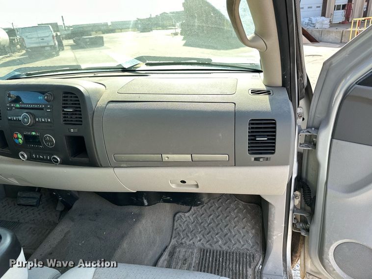 image for item DT6548 2012 Chevrolet Silverado 1500 Crew Cab pickup truck