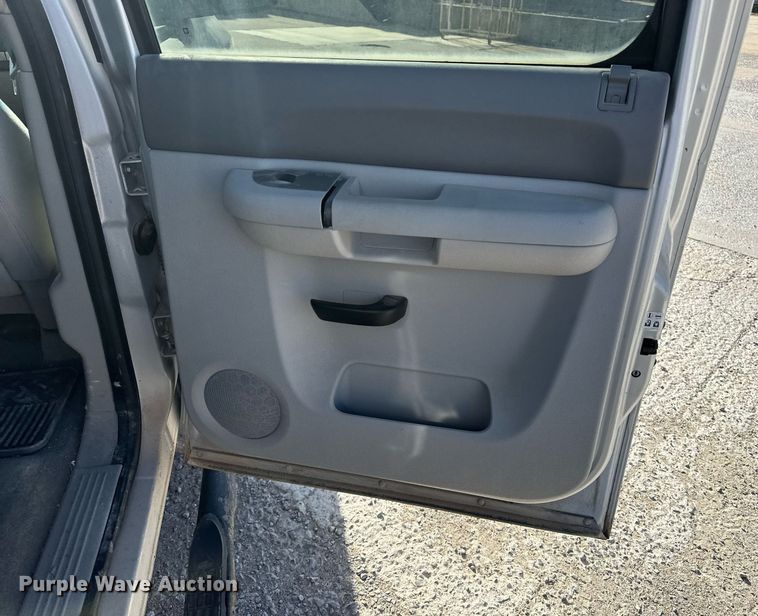 image for item DT6548 2012 Chevrolet Silverado 1500 Crew Cab pickup truck