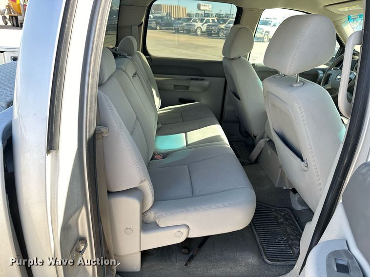 image for item DT6548 2012 Chevrolet Silverado 1500 Crew Cab pickup truck