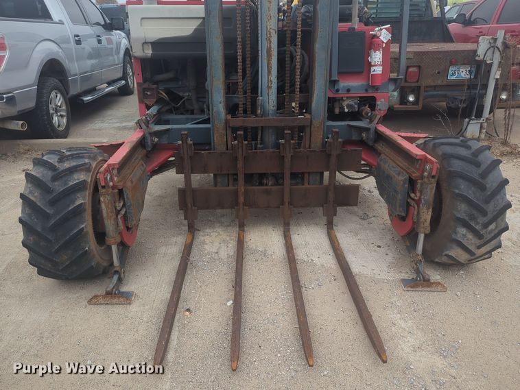 image for item DT6552 2001 Moffett M5000 forklift